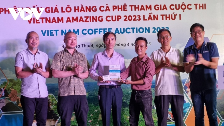 Vietnam holds coffee auction for first time